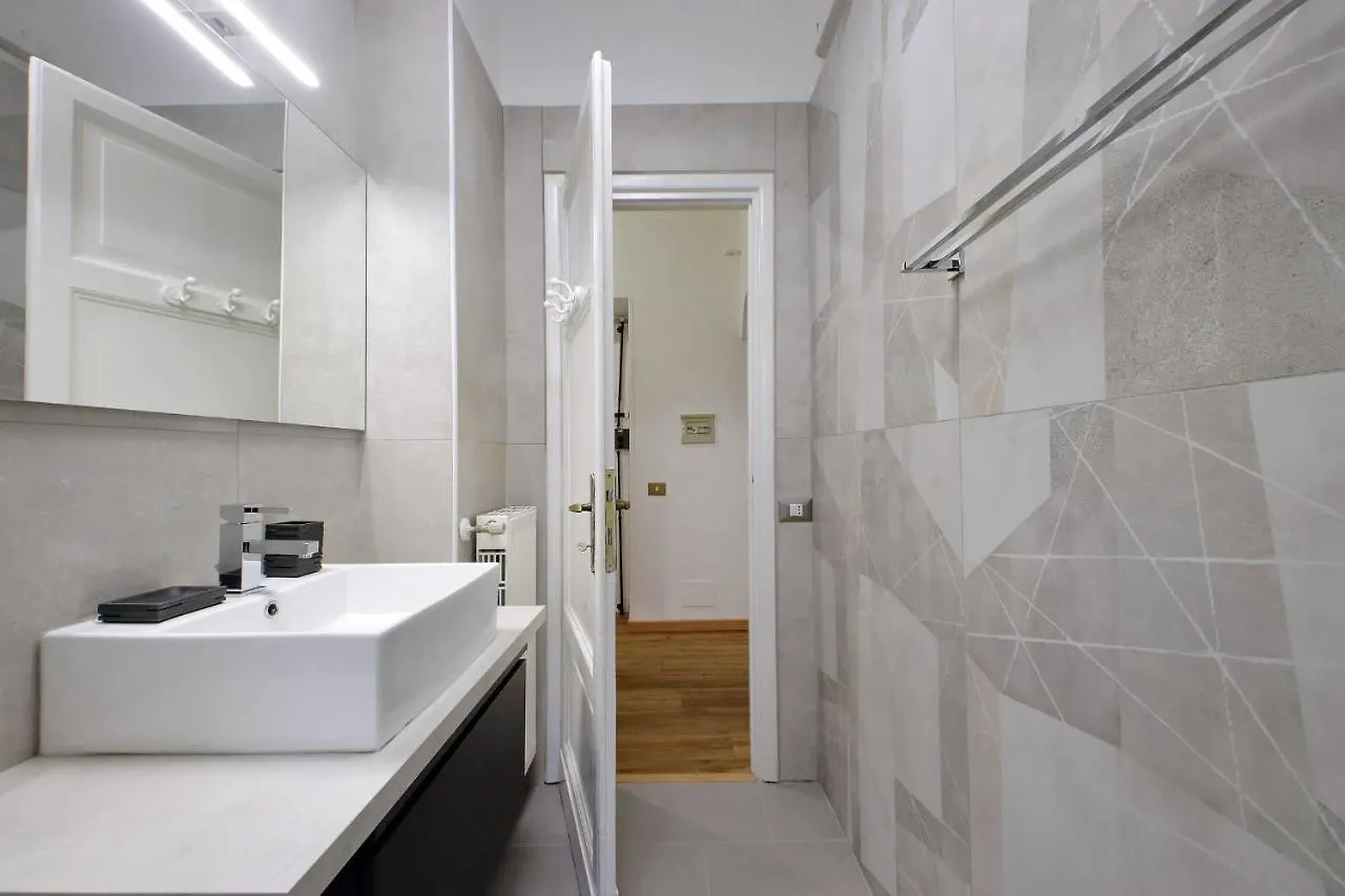 Fidenza By Halldis Roma İtalya